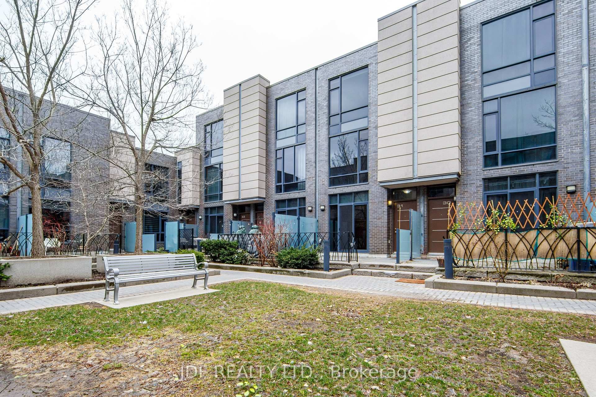 19 Valhalla Inn Road Unit TH 31, Etobicoke (Islington / Rexdale), ON M1N 3B1 - Photo 1