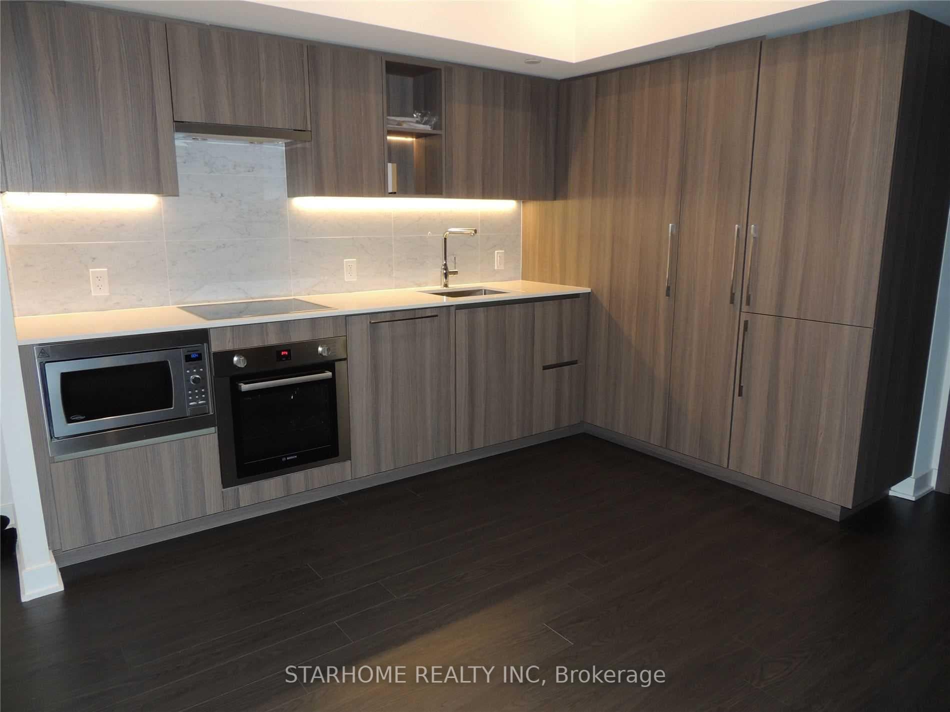 19 Bathurst Street Unit 3003, Downtown Toronto / Waterfront, ON M5V 0N2 - Photo 1