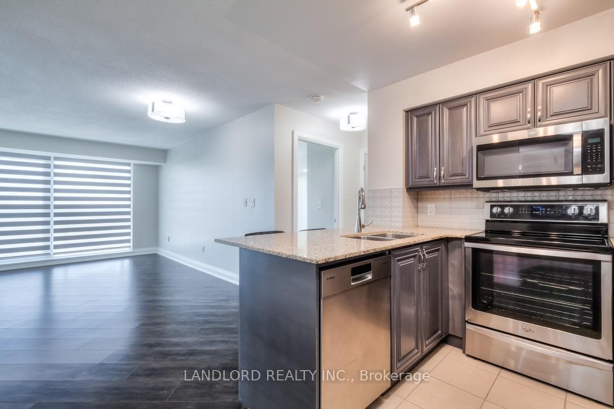 18 Valley Woods Road Unit 606, Don Mills / Parkwoods / Victoria Village, ON M3A 0A1 - Photo 1