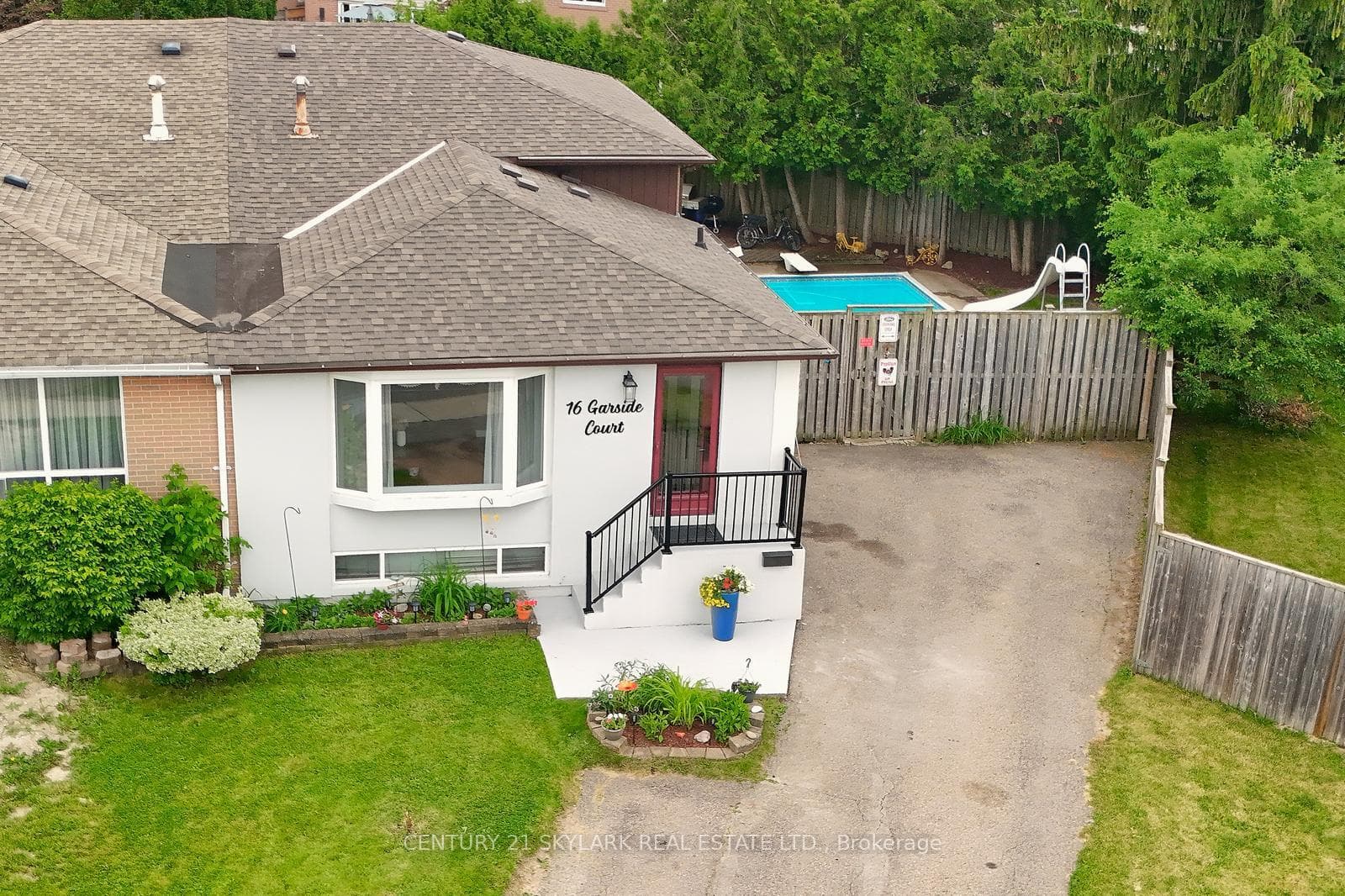 16 Garside Court, Brampton