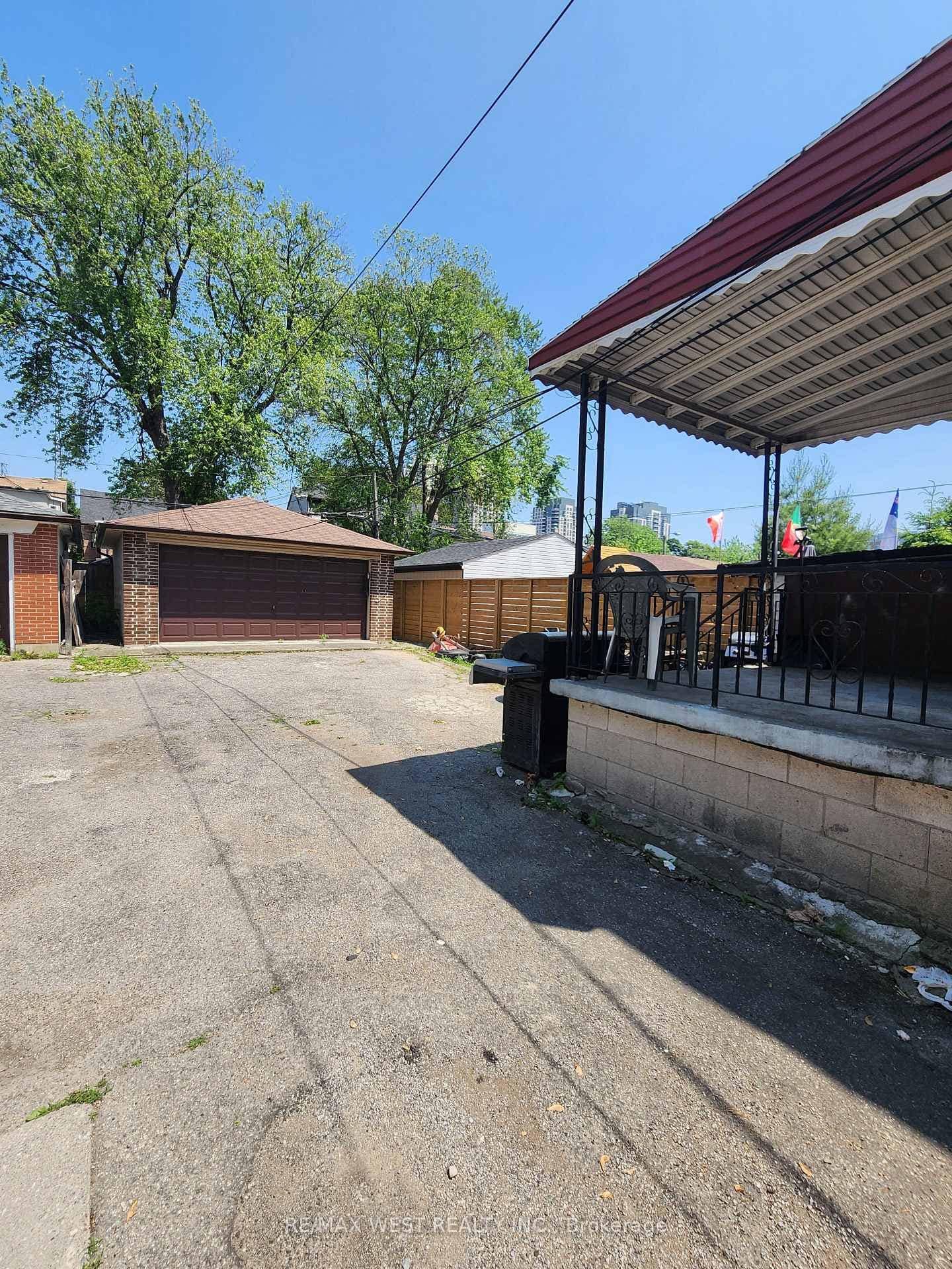 415 Symington Avenue, Keelesdale / Eglinton West, ON M6N 2W4 - Photo 1