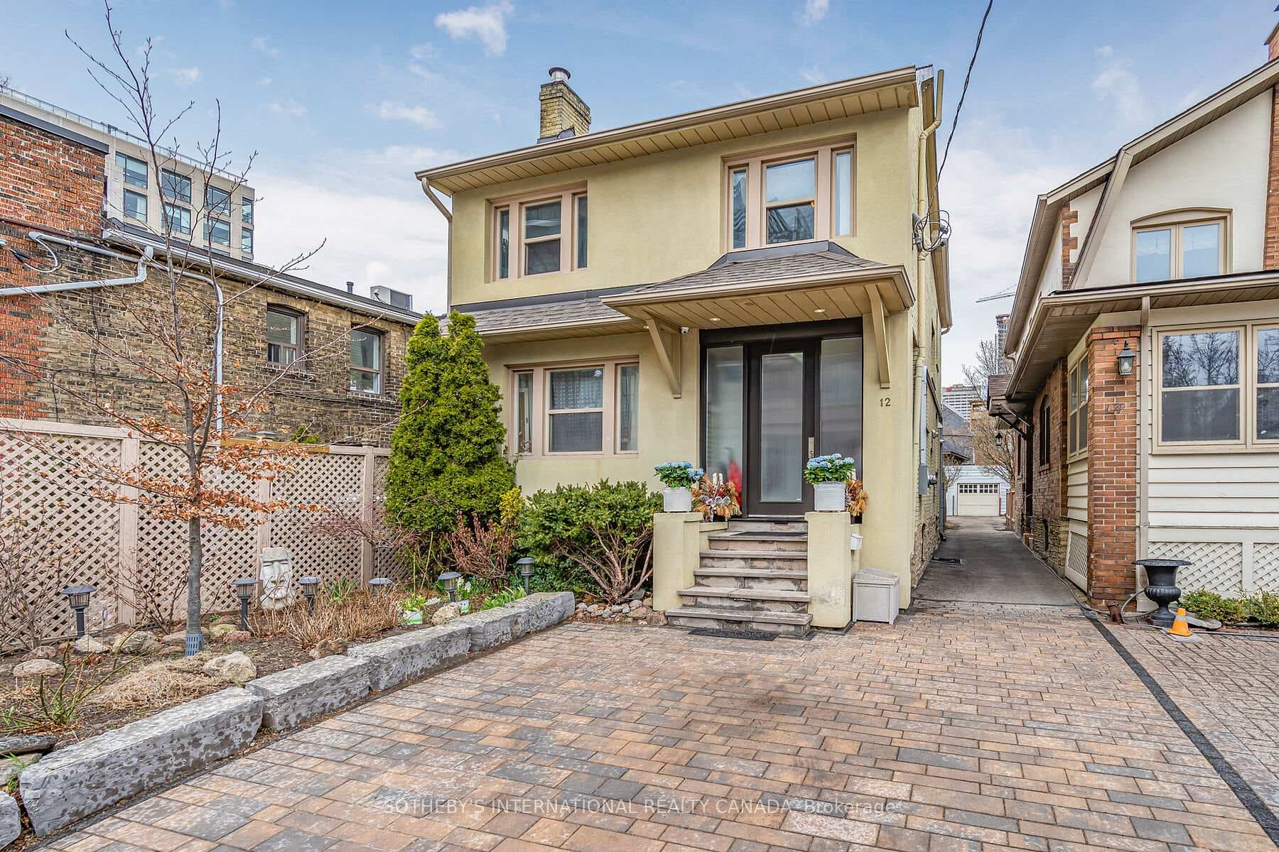 12 Belsize Drive, Leaside / Davisville, ON M4S 1L4 - Photo 1