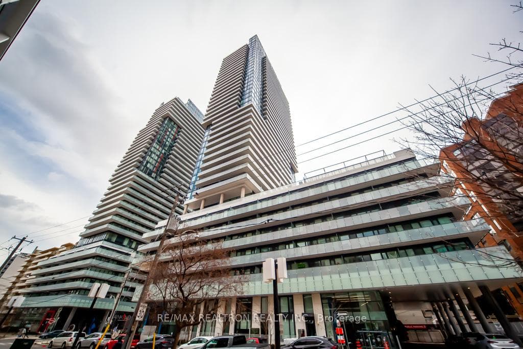 161 Roehampton Avenue Unit 4004, Leaside / Davisville, ON M4P 0C8 - Photo 1