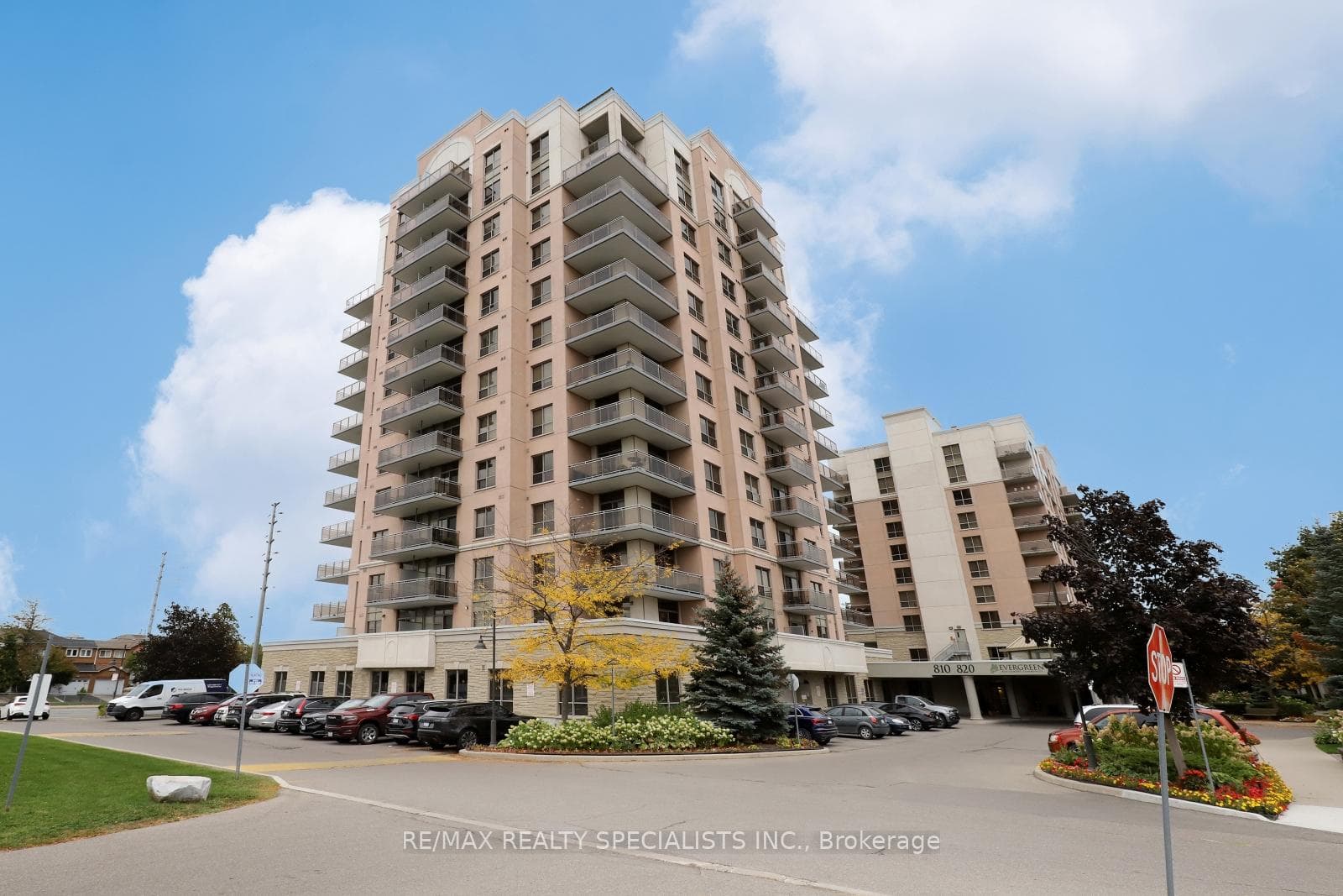 810 Scollard Court Unit 902, Mississauga, ON L5V 0A4 - Photo 1
