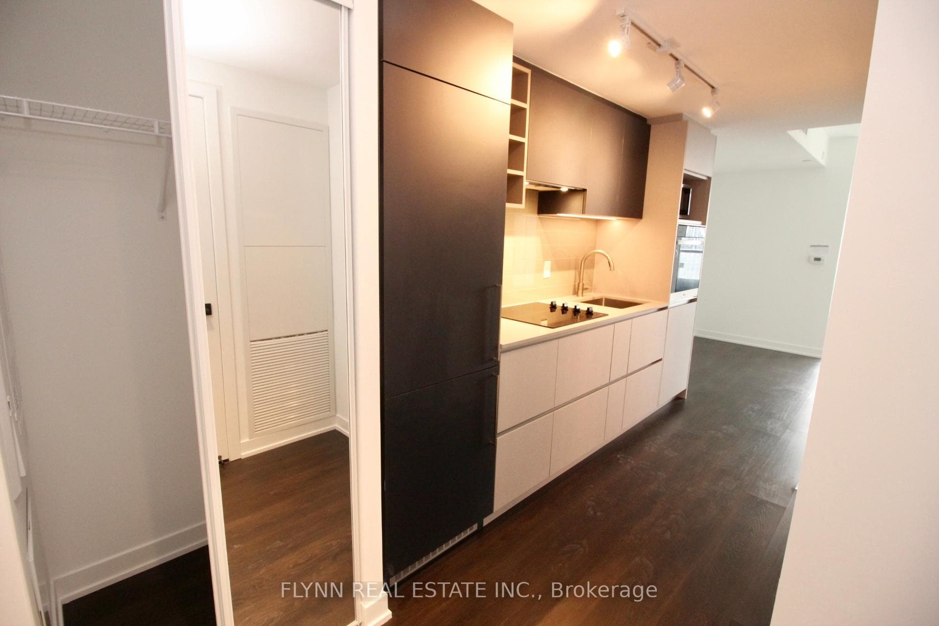 319 jarvis Street Unit 3909, Regent Park / Cabbagetown / St. James Town, ON M5B 0C8 - Photo 1