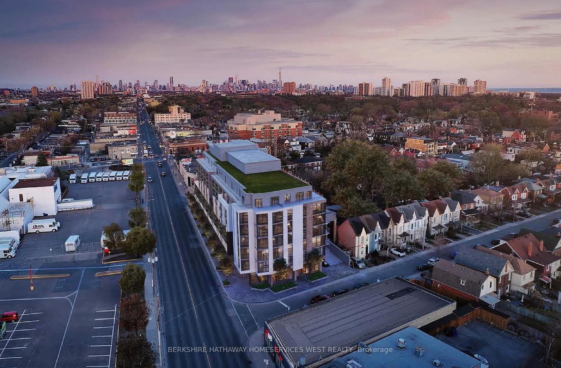 3385 Dundas Street Unit 709, Toronto W02