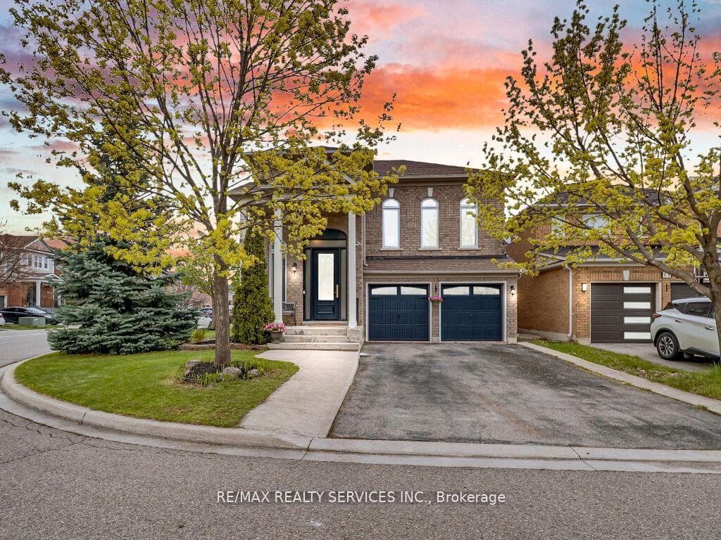 13 Mistycreek Crescent, Brampton, ON L7A 3E8 - Photo 1