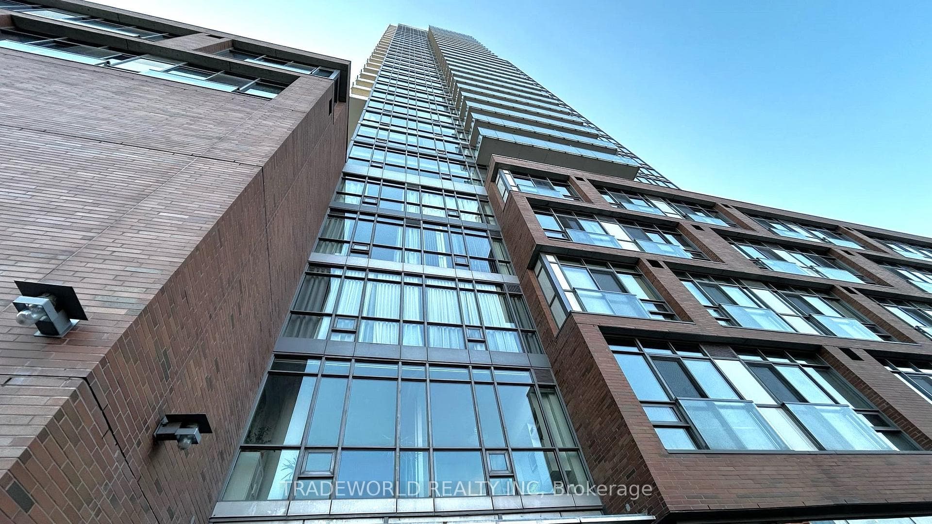 33 Mill Street Unit 1305, Regent Park / Cabbagetown / St. James Town, ON M5A 3R3 - Photo 1