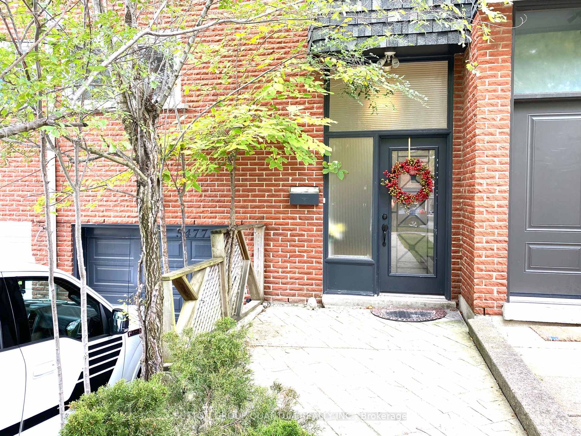 5477 Schueller Crescent, Burlington, ON L7L 3T1 - Photo 1