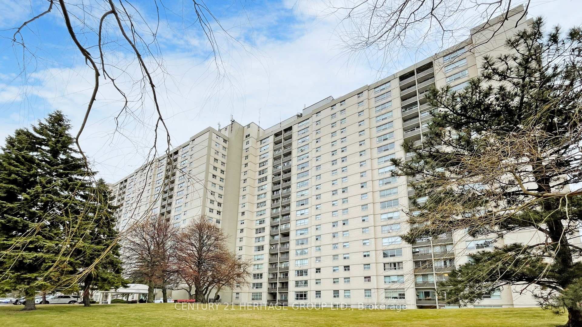 5 Parkway Forest Drive Unit 409, Hillcrest Village / Bayview Village, ON M2J 1L2 - Photo 1