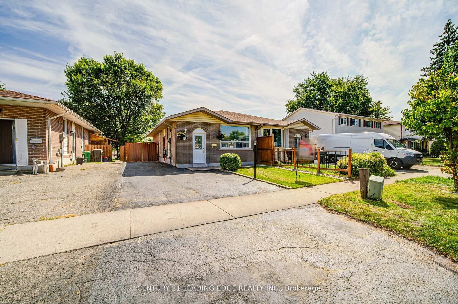 55 Crawford Drive Unit UPPER, Brampton, ON L6V 2C6 - Photo 1