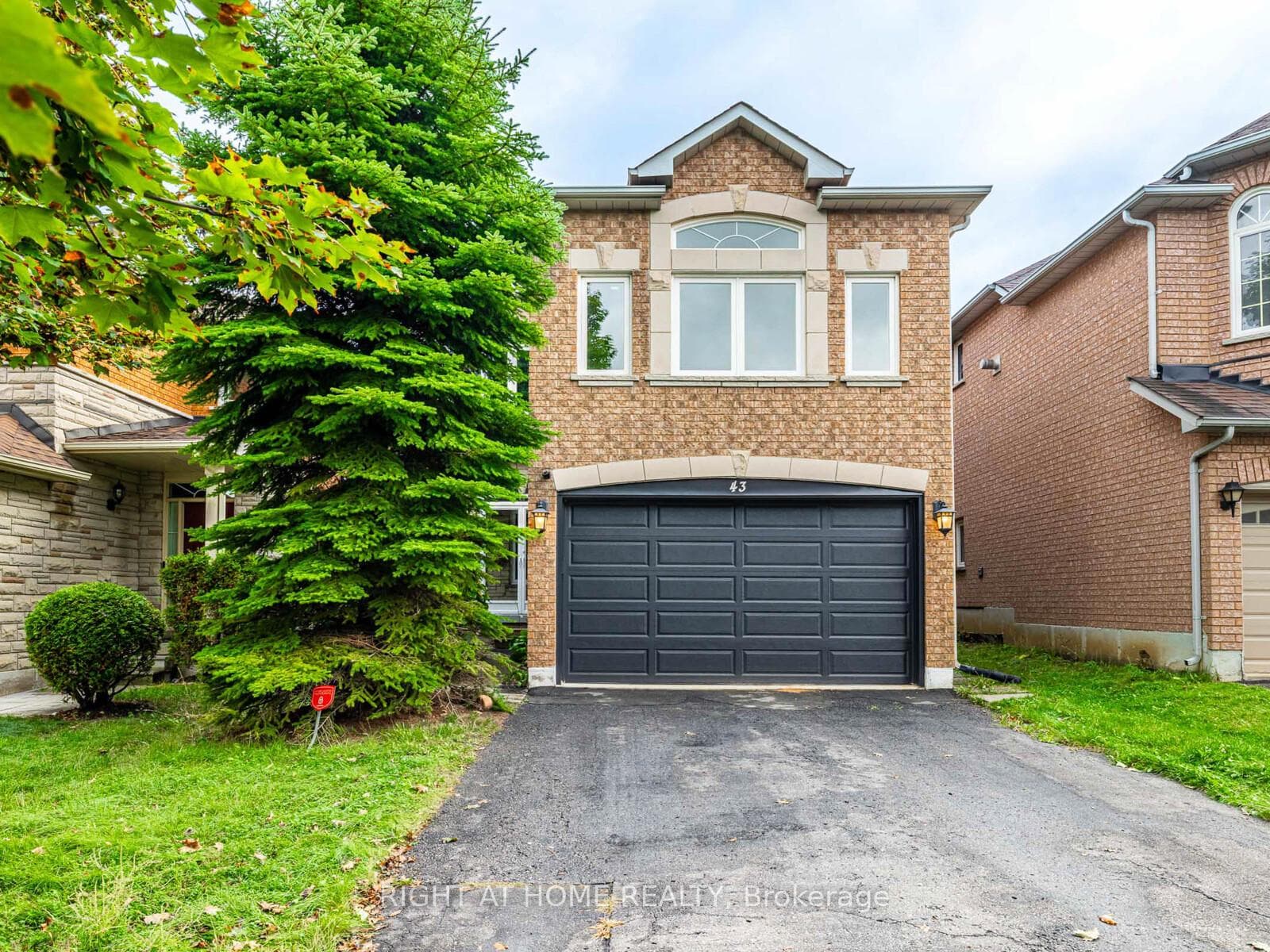 43 farmstead Road, Richmond Hill, ON L4S 1W3 - Photo 1