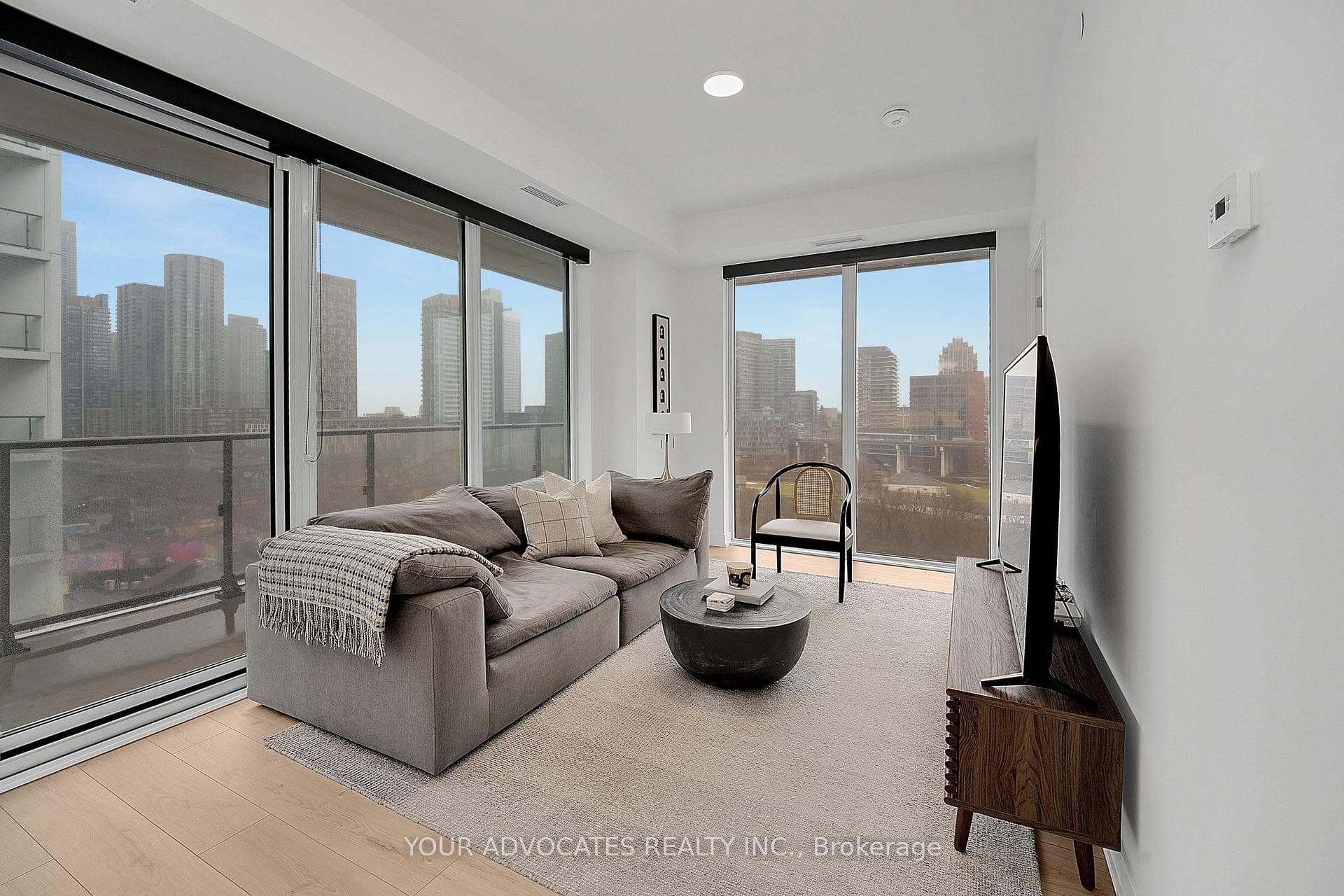 9 Tecumseth Street Unit 902, Downtown Toronto / Waterfront, ON M5G 3V4 - Photo 1