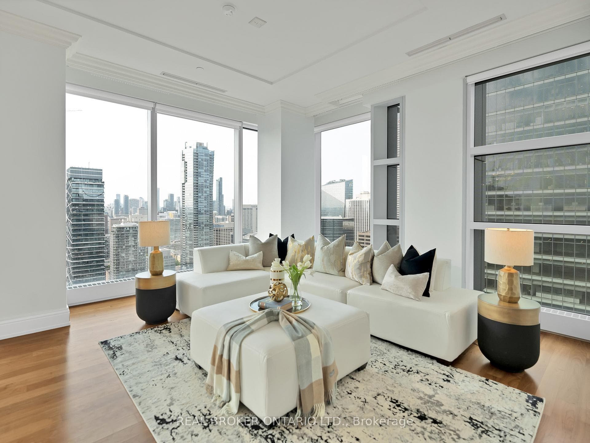 183 Wellington Street Unit 3803, Downtown Toronto / Waterfront, ON M5V 0A1 - Photo 1