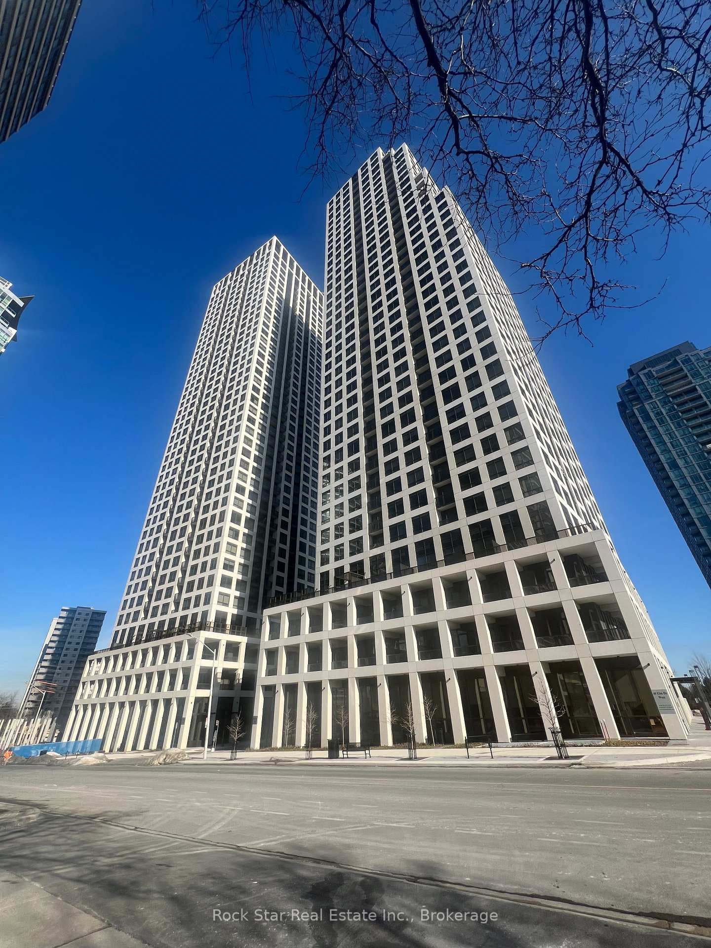 30 Elm Drive Unit 3510, Mississauga, ON L5B 0N6 - Photo 1