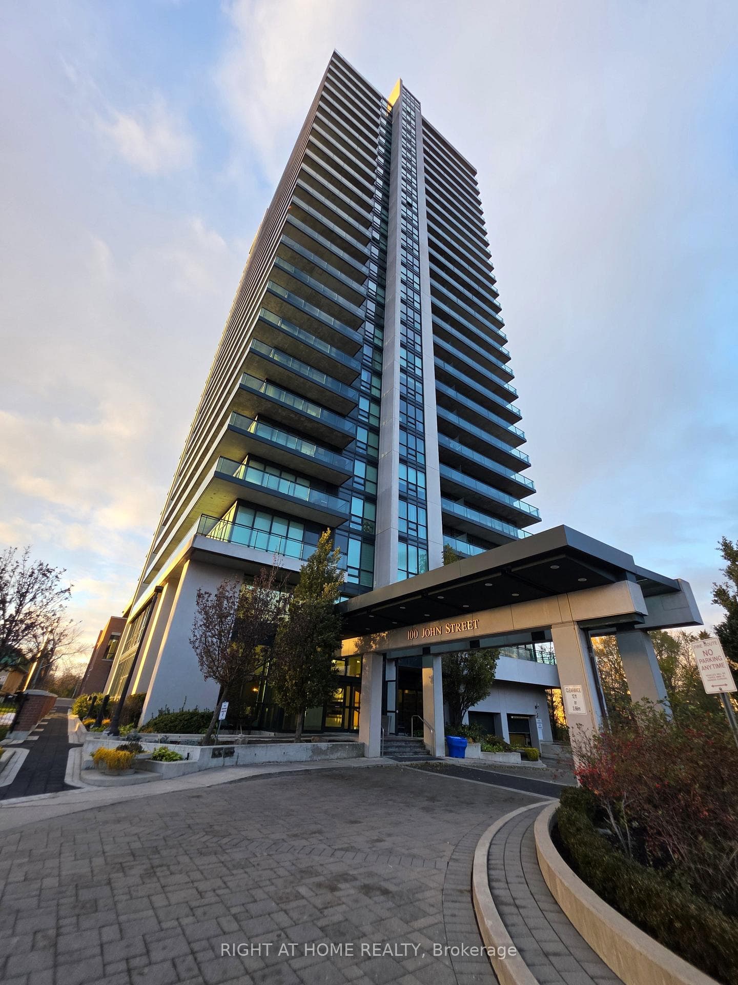 100 John Street Unit 508, Brampton, ON L6W 0A8 - Photo 1