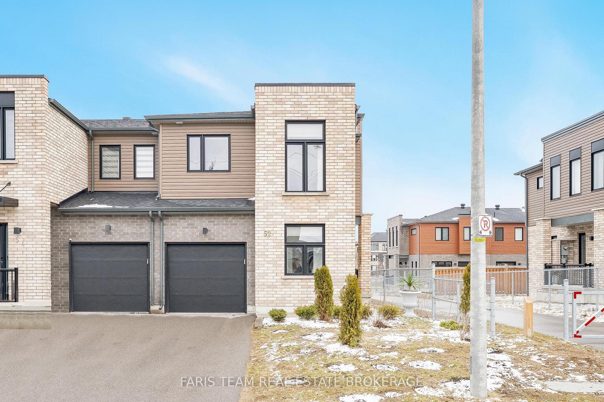 52 Fairlane Avenue, Barrie, ON L9J 0M9 - Photo 1