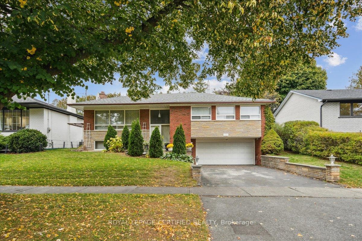 1639 Sunnycove Drive, Mississauga, ON L4X 1B6 - Photo 1