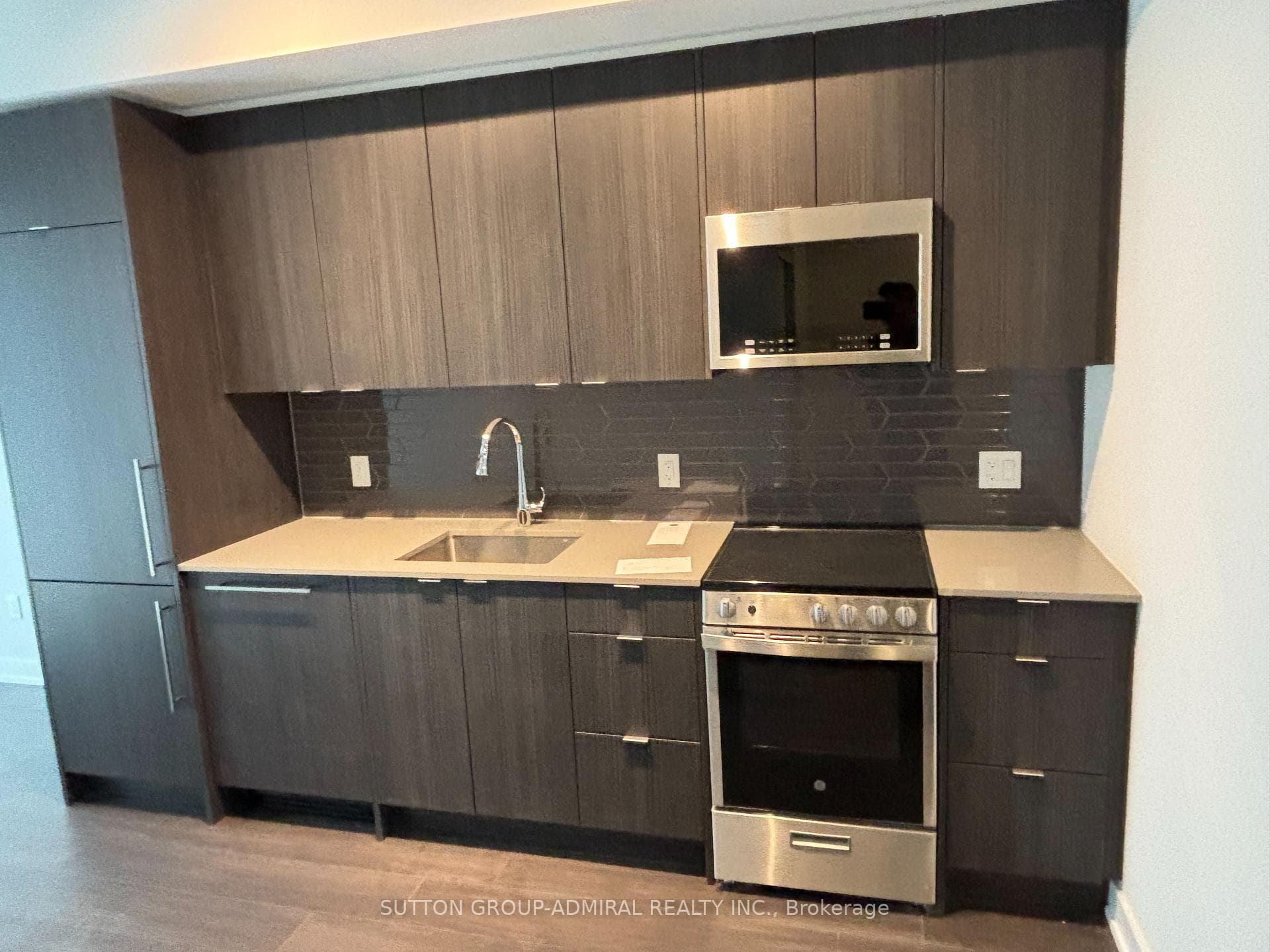4130 Parkside Village Drive Unit 1608, Mississauga, ON L5B 3M8 - Photo 1