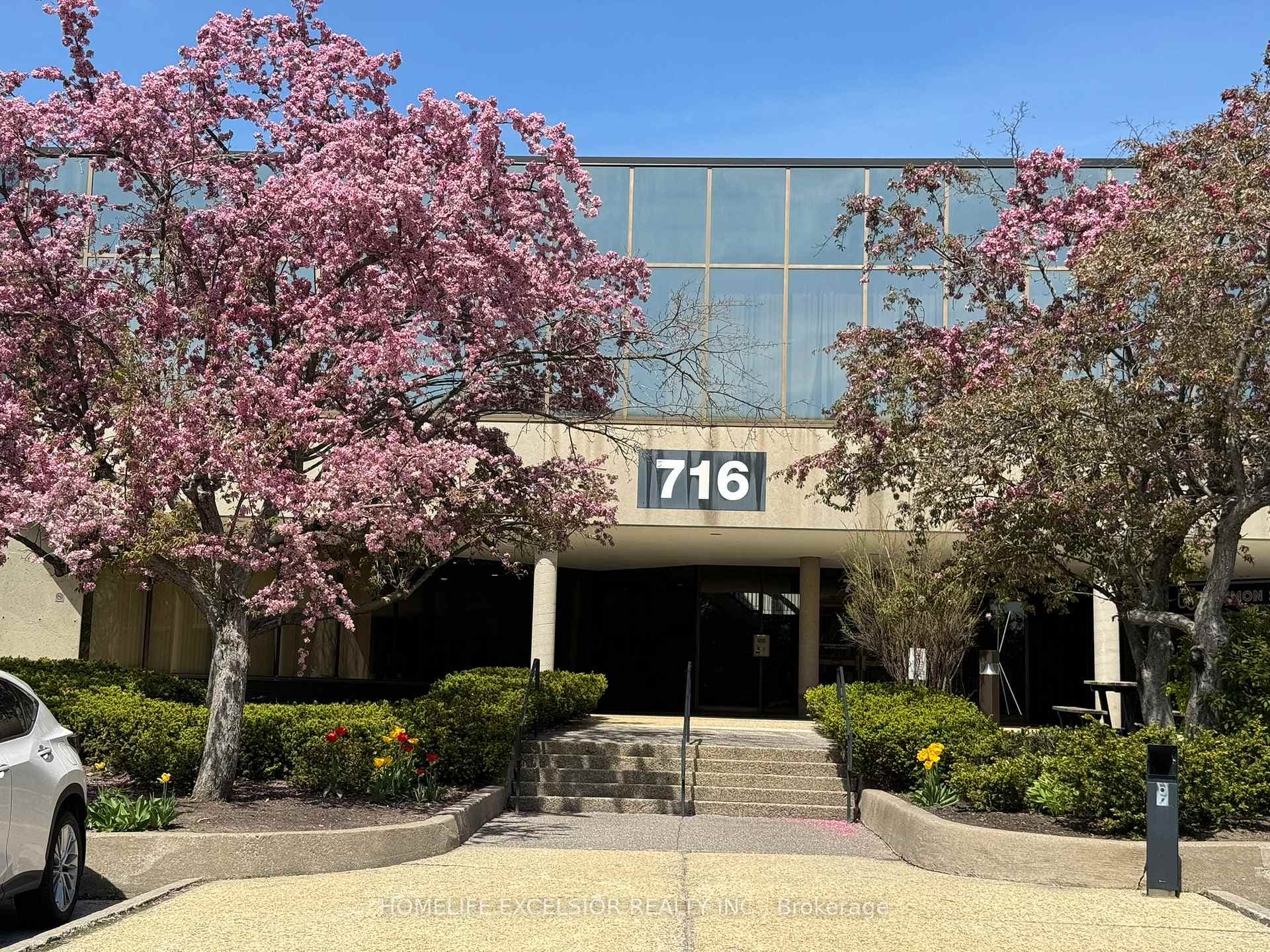 716 Gordon Baker Road Unit 204A, Hillcrest Village / Bayview Village, ON M2H 3B4 - Photo 1