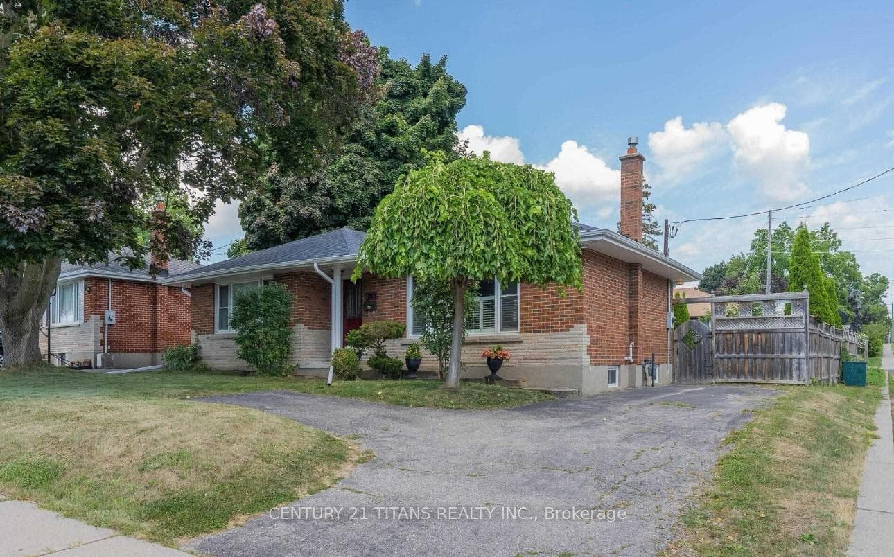 808 Eastglen Drive Unit (Main), Oshawa, ON L1G 1H2 - Photo 1