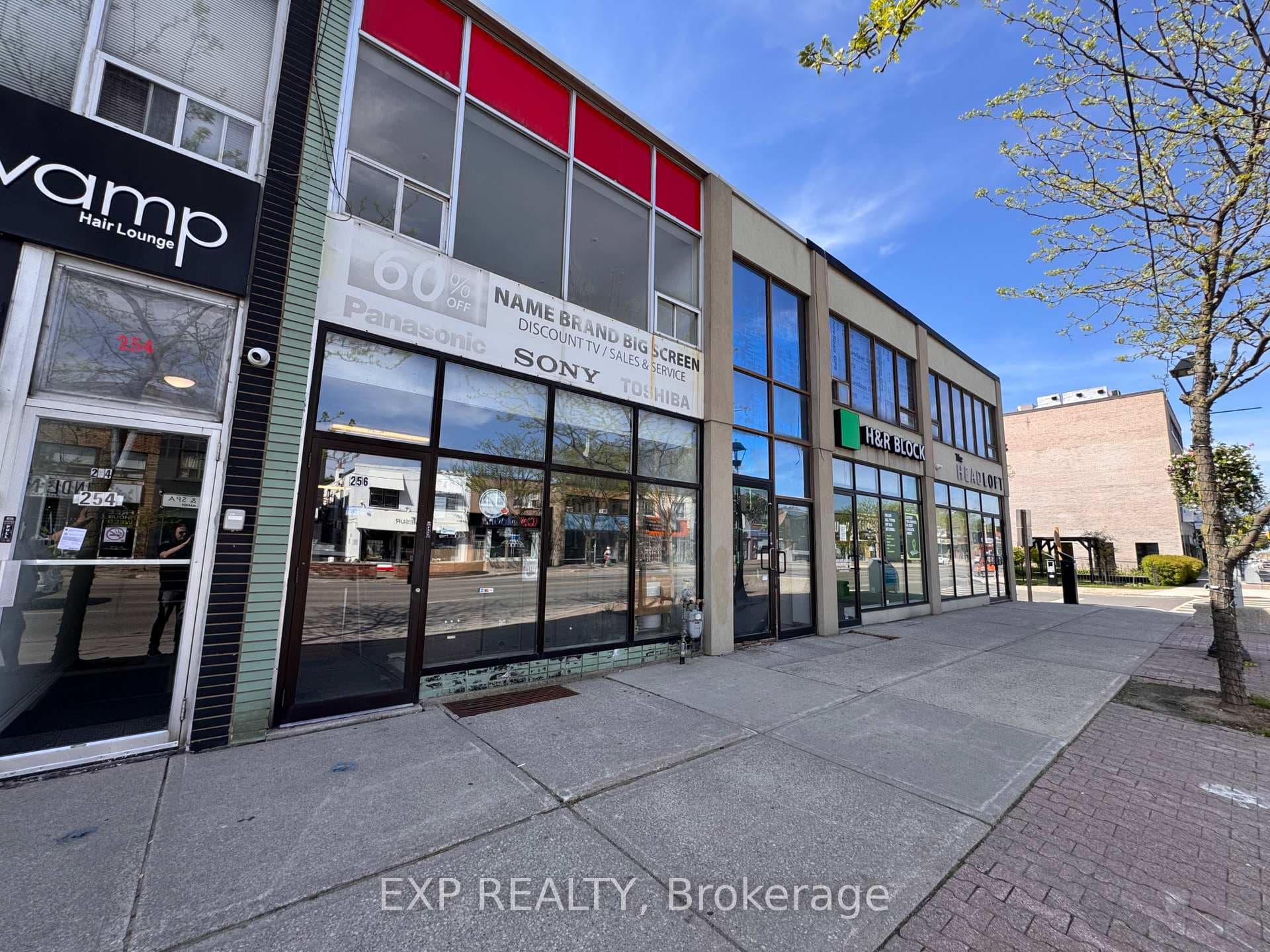 256 Lakeshore Road Unit 1, Mississauga, ON L5G 1G9 - Photo 1