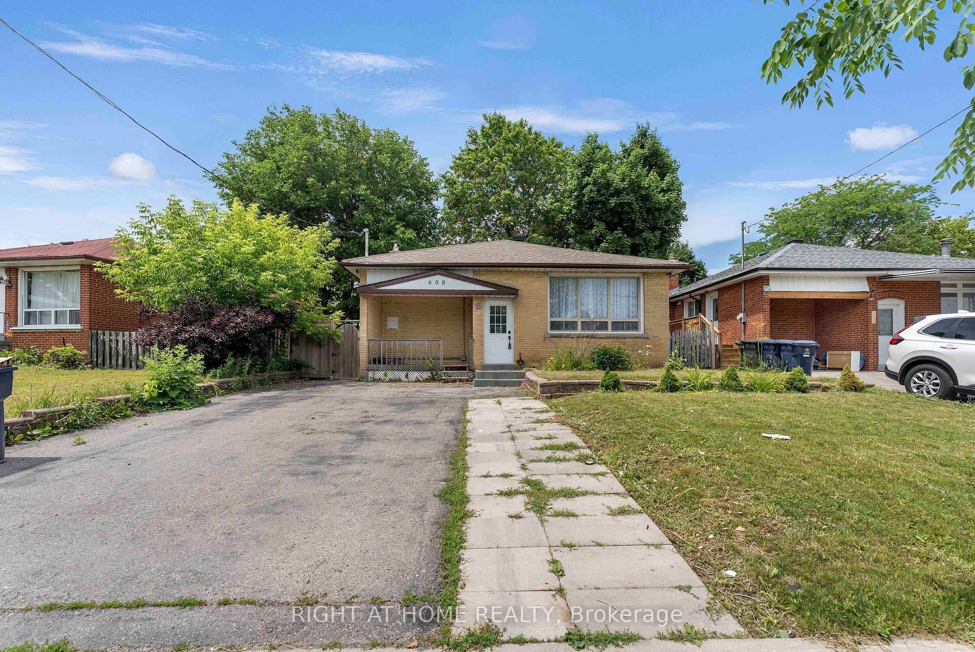 608 Mccowan Road, Scarborough (West Hill / Highland Creek), ON M1J 1K1 - Photo 1