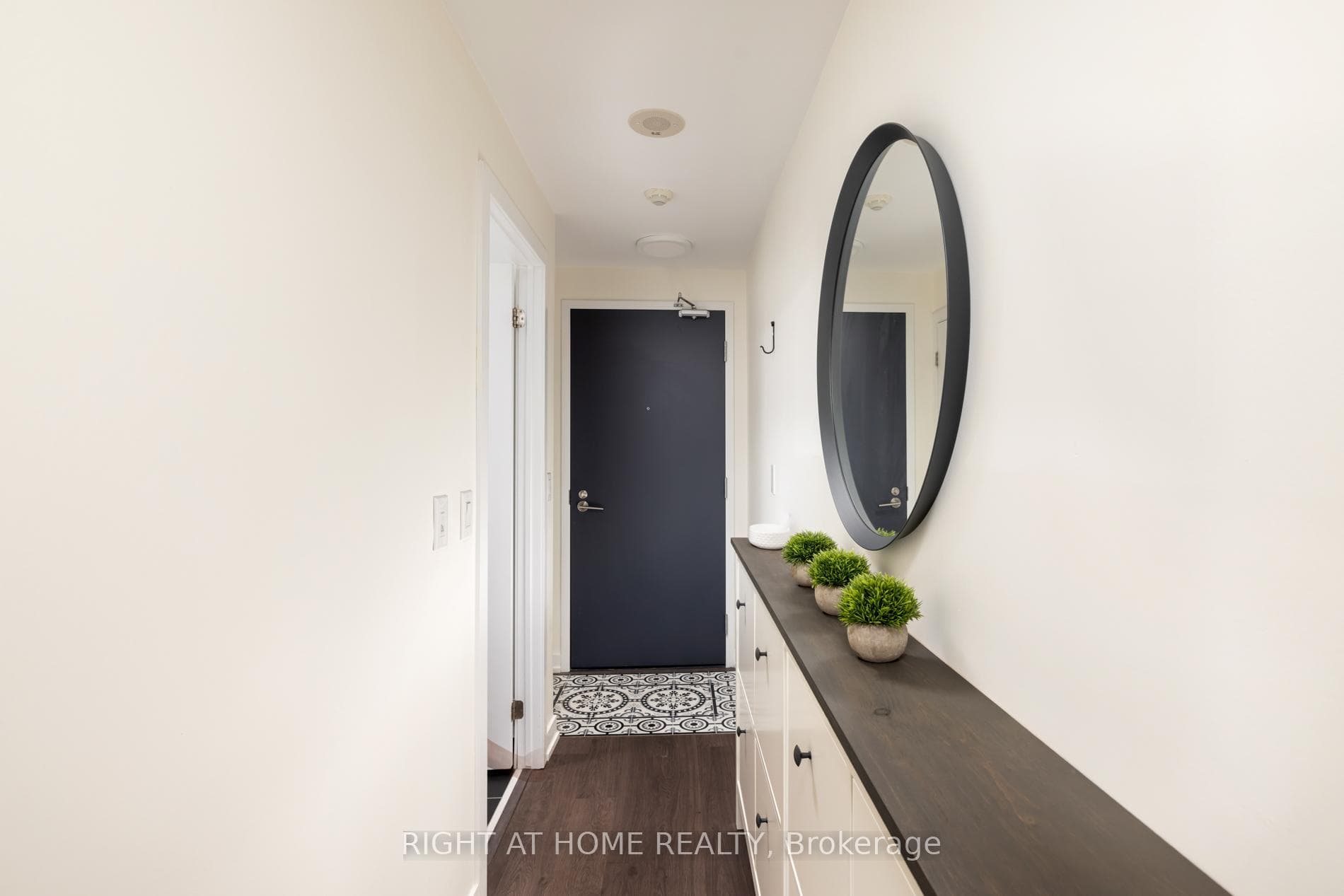105 George Street Unit 1912, Regent Park / Cabbagetown / St. James Town, ON M5A 2N4 - Photo 1