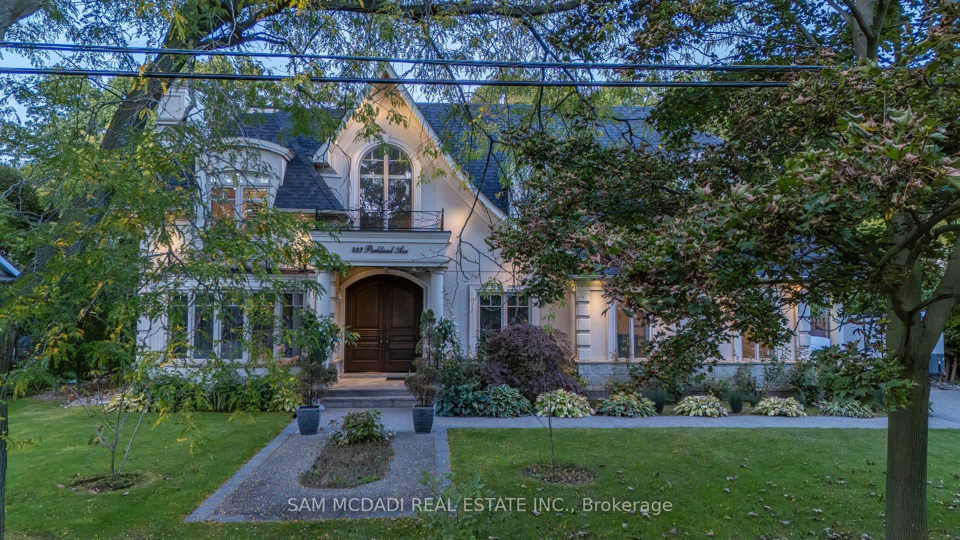 883 Parkland Avenue, Mississauga, ON L5H 3G6 - Photo 1