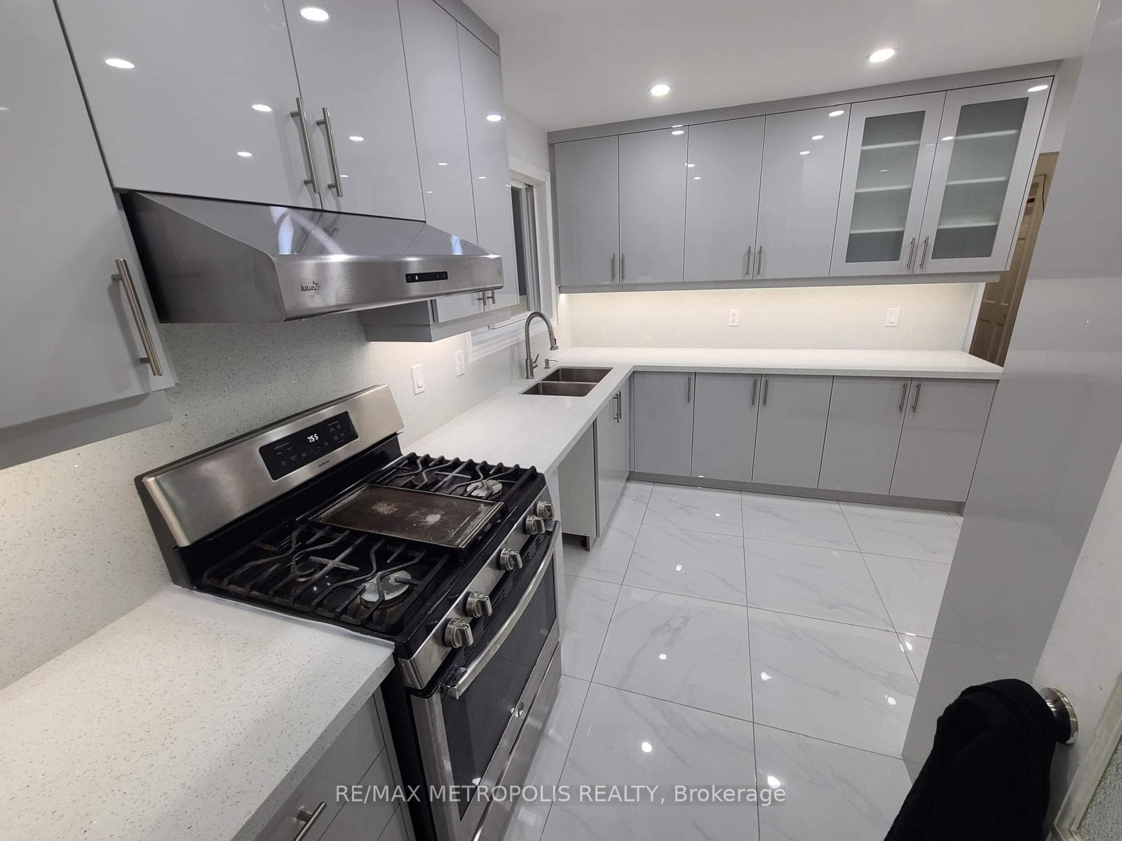 78 Crittenden Square Unit Upper, Scarborough (Morningside / West Hill), ON M1B 1V1 - Photo 1