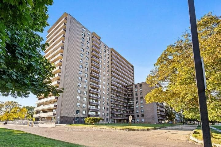 180 Markham Road Unit 1201, Scarborough Town Centre, ON M1M 2Z9 - Photo 1