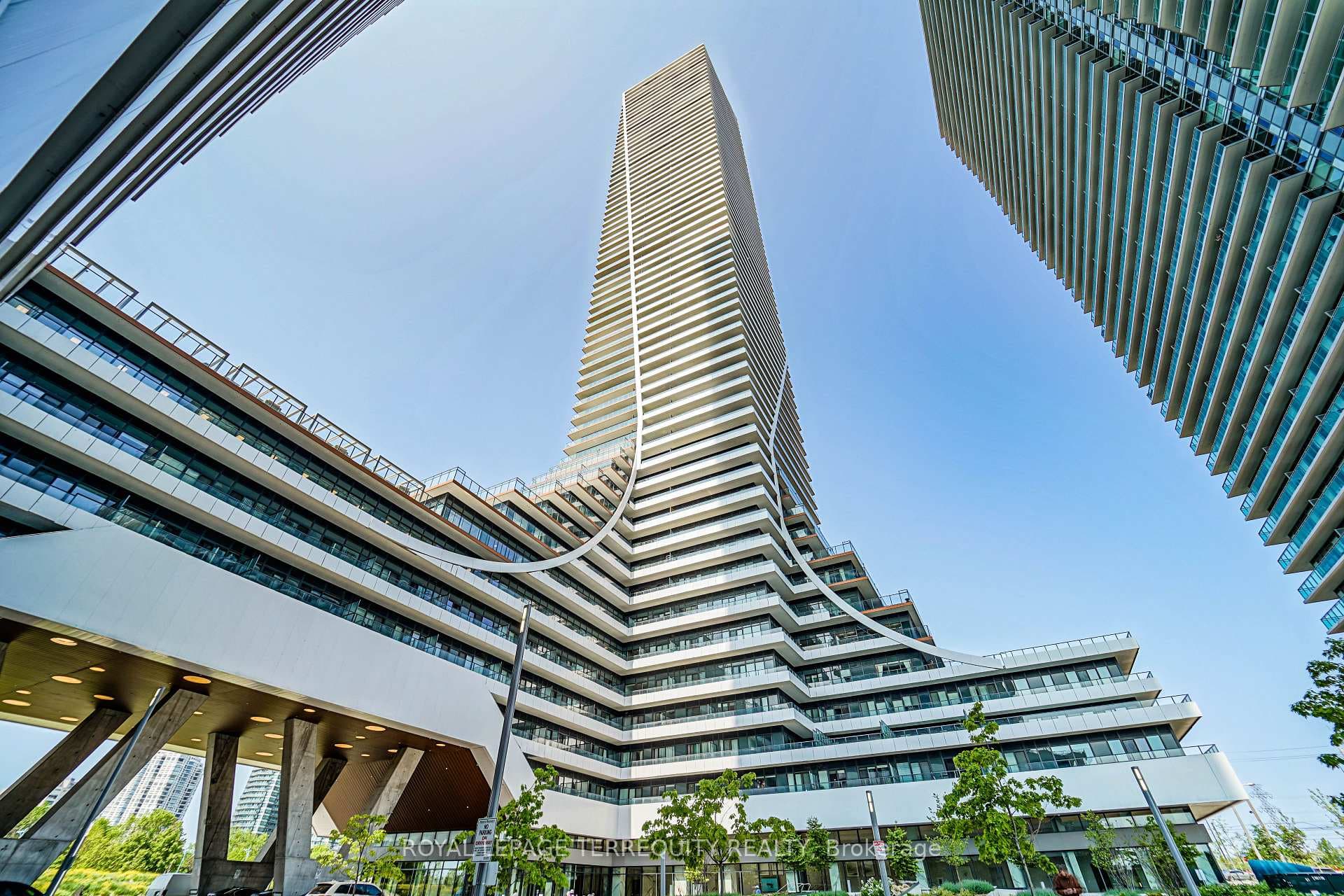 30 Shore Breeze Drive Unit 5104, Liberty Village / Parkdale / South Parkdale, ON M8V 0J1 - Photo 1