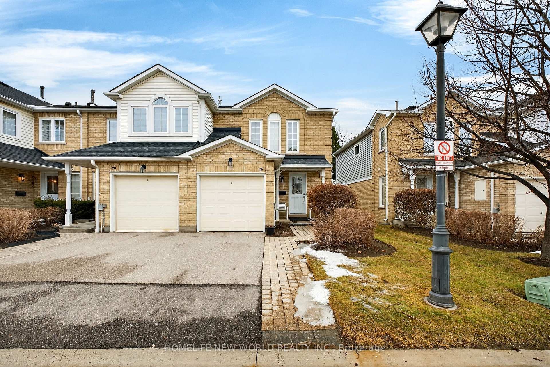 74 Heathcliffe Square, Brampton, ON L6S 5R4 - Photo 1