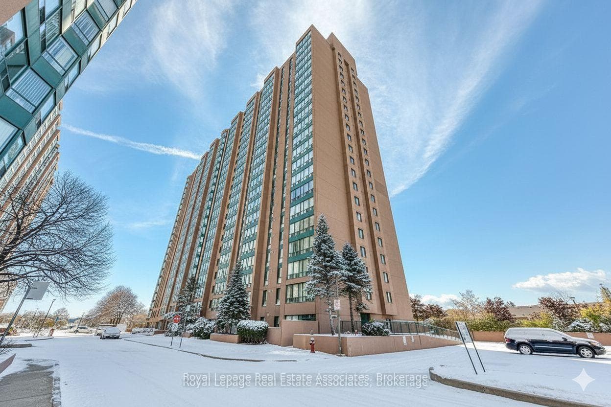 155 Hillcrest Avenue Unit 901, Mississauga, ON L5B 3Z2 - Photo 1