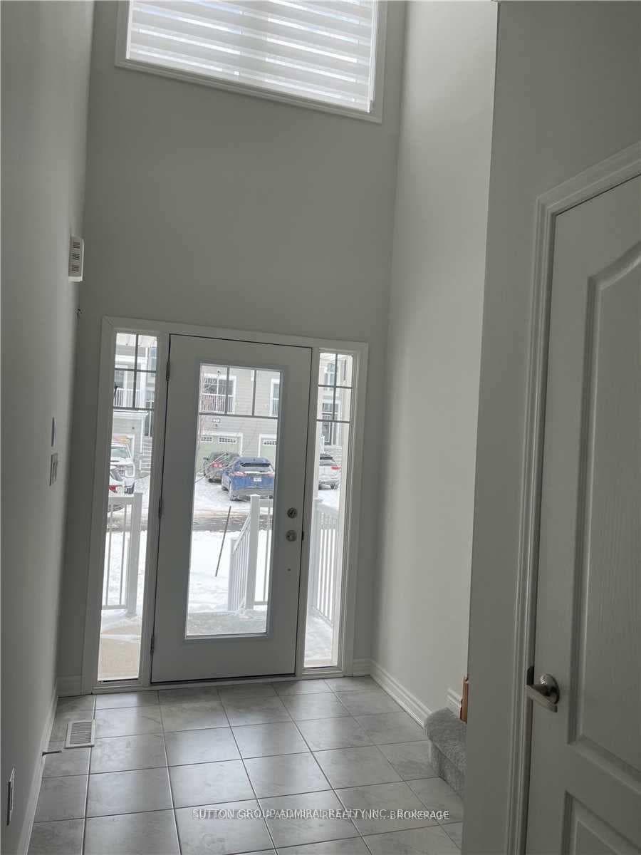 2 Storey foyer