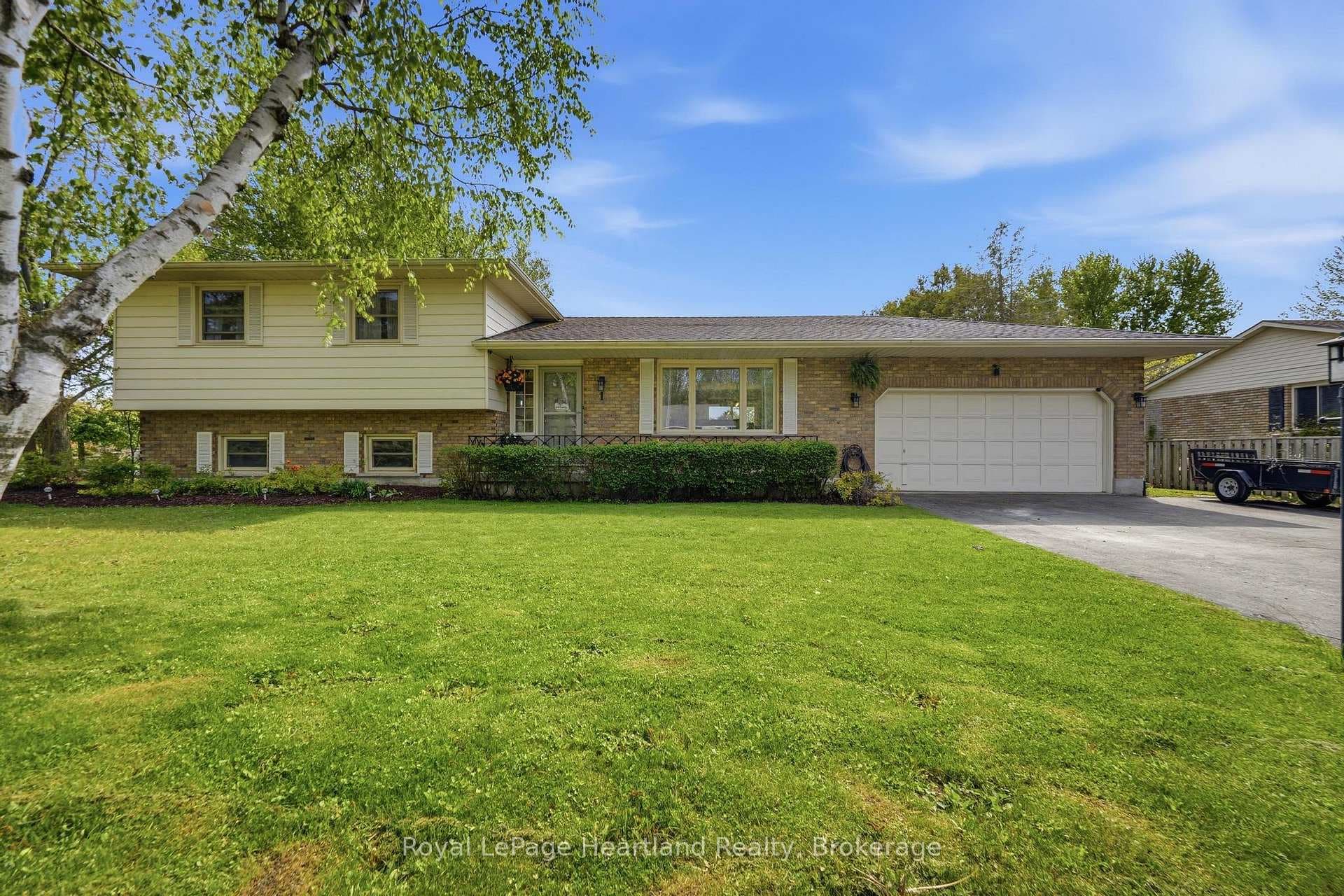 36589 DUNLOP Drive, Goderich