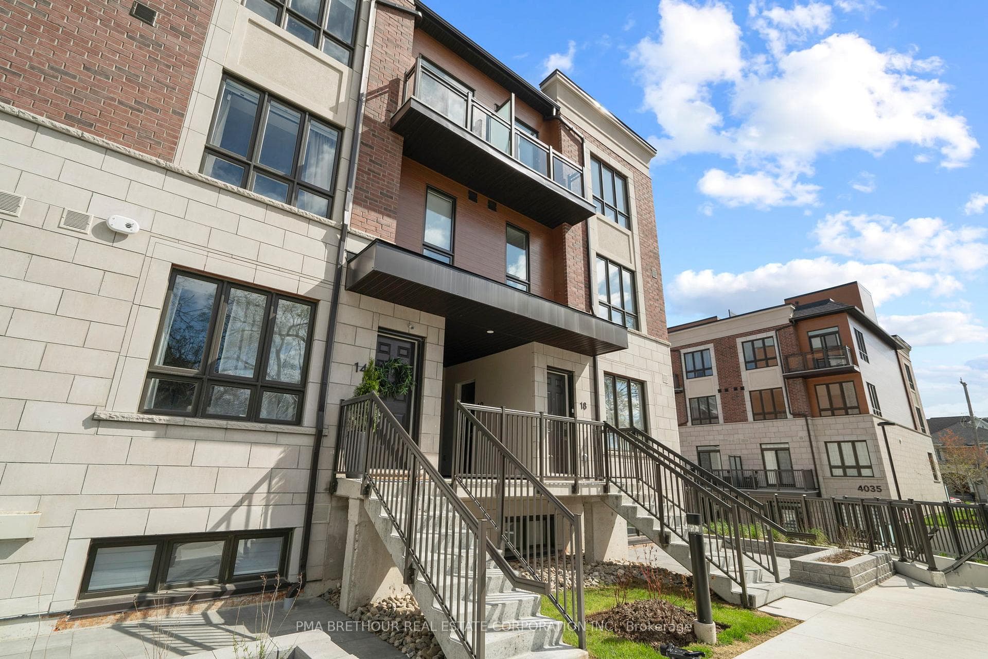 4045 Hickory Drive Unit 19, Mississauga, ON L4W 0G6 - Photo 1