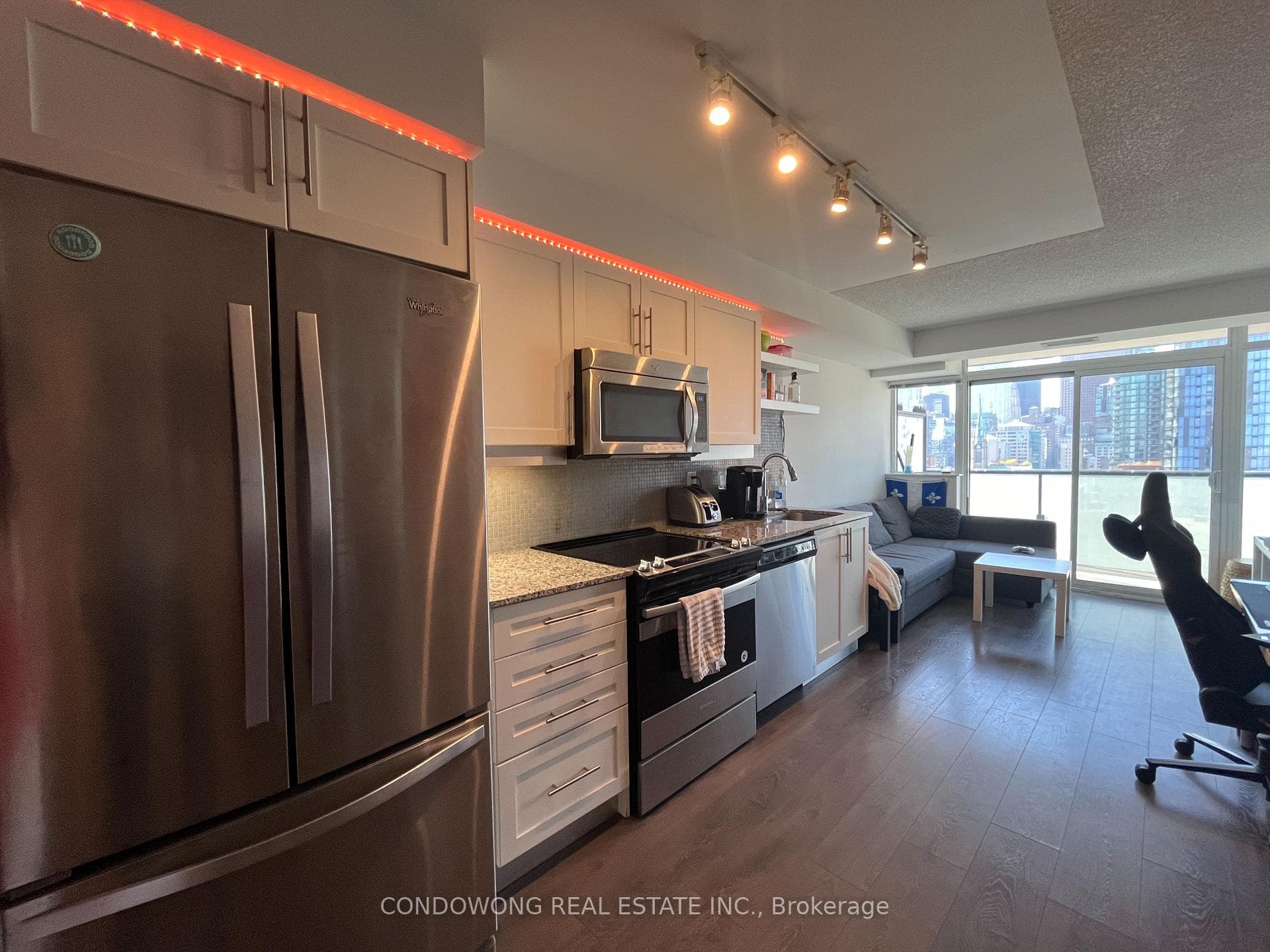 400 Adelaide Street Unit 1910, Toronto C08