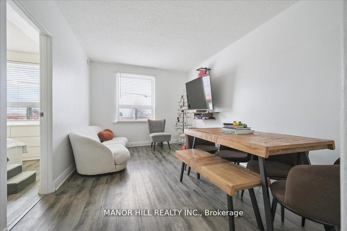 929 Lakeshore Road Unit #2, Mississauga, ON L5E 1E3 - Photo 1