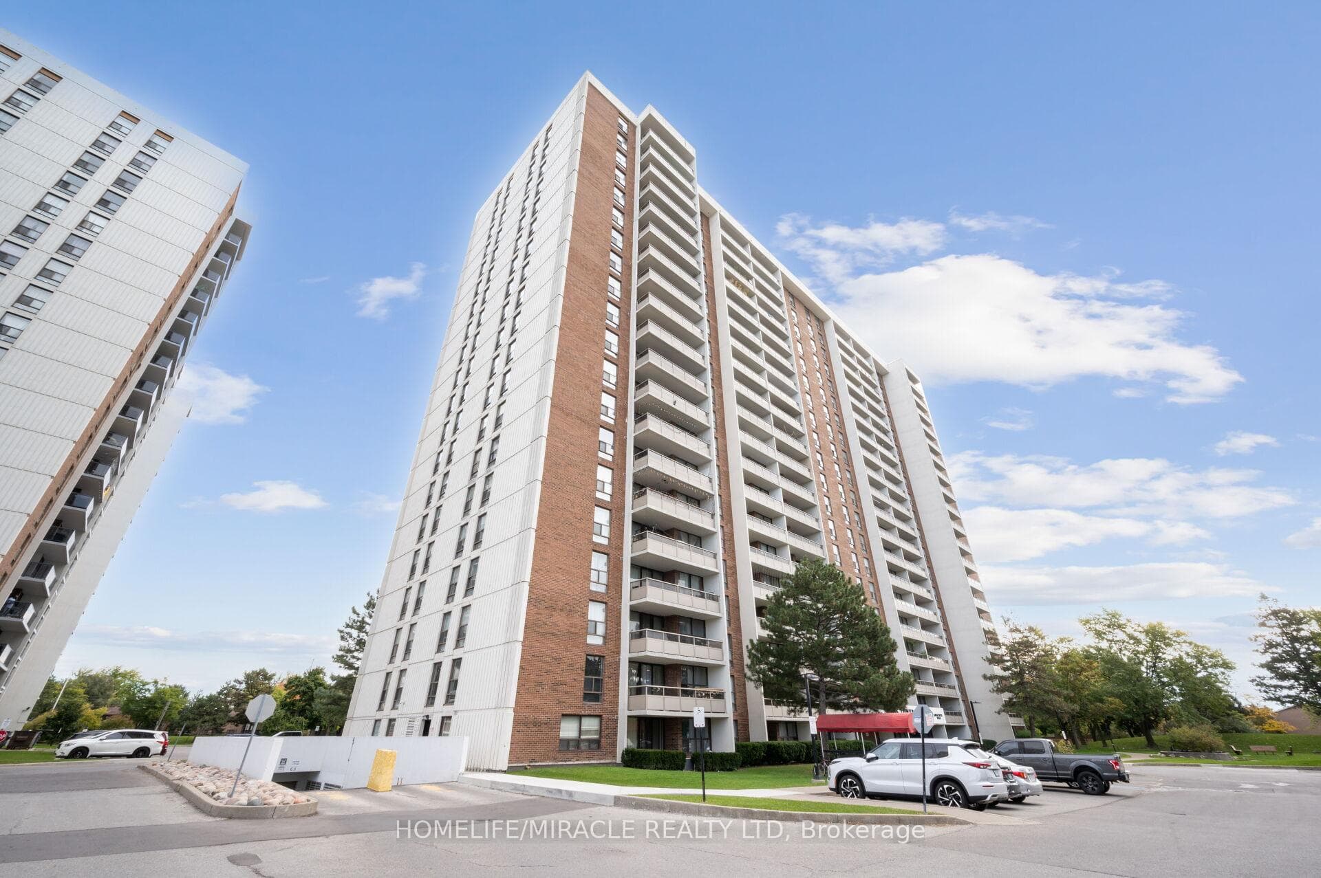4 Kings Cross Road Unit 1511, Brampton, ON L6T 3X8 - Photo 1