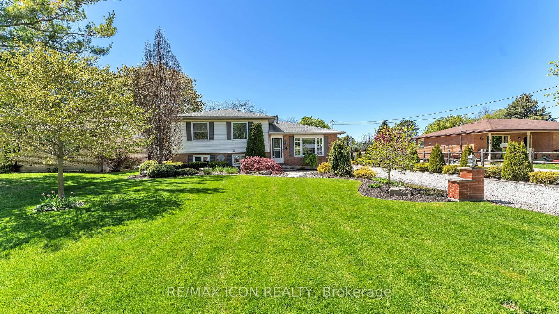 267 Victoria Street, North Middlesex