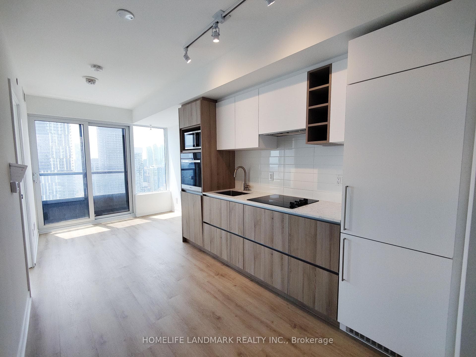319 Jarvis Street Unit 3317, Regent Park / Cabbagetown / St. James Town, ON M5B 0C8 - Photo 1
