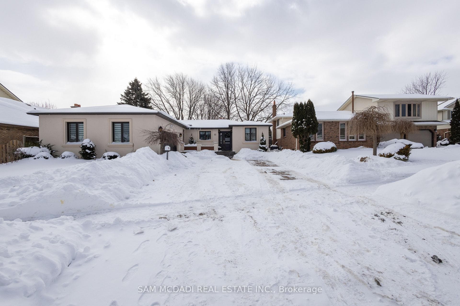 12 Cheval Drive, Grimsby, ON L3M 4P9 - Photo 1