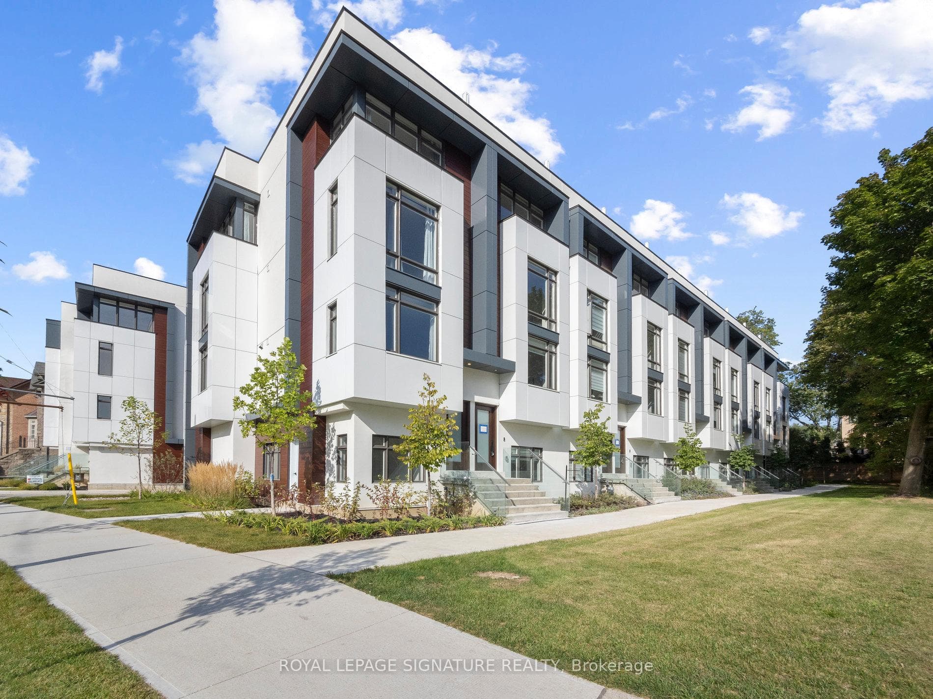 1 Flax Field Lane, Thornhill / Willowdale, ON M2N 0L5 - Photo 1