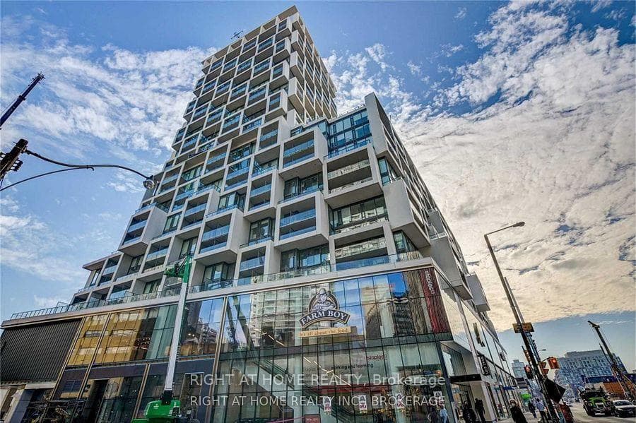 8 Hillsdale Avenue Unit 944, Leaside / Davisville, ON M4S 0B2 - Photo 1