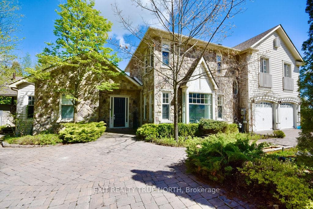 3021 Sandy Bend, Springwater