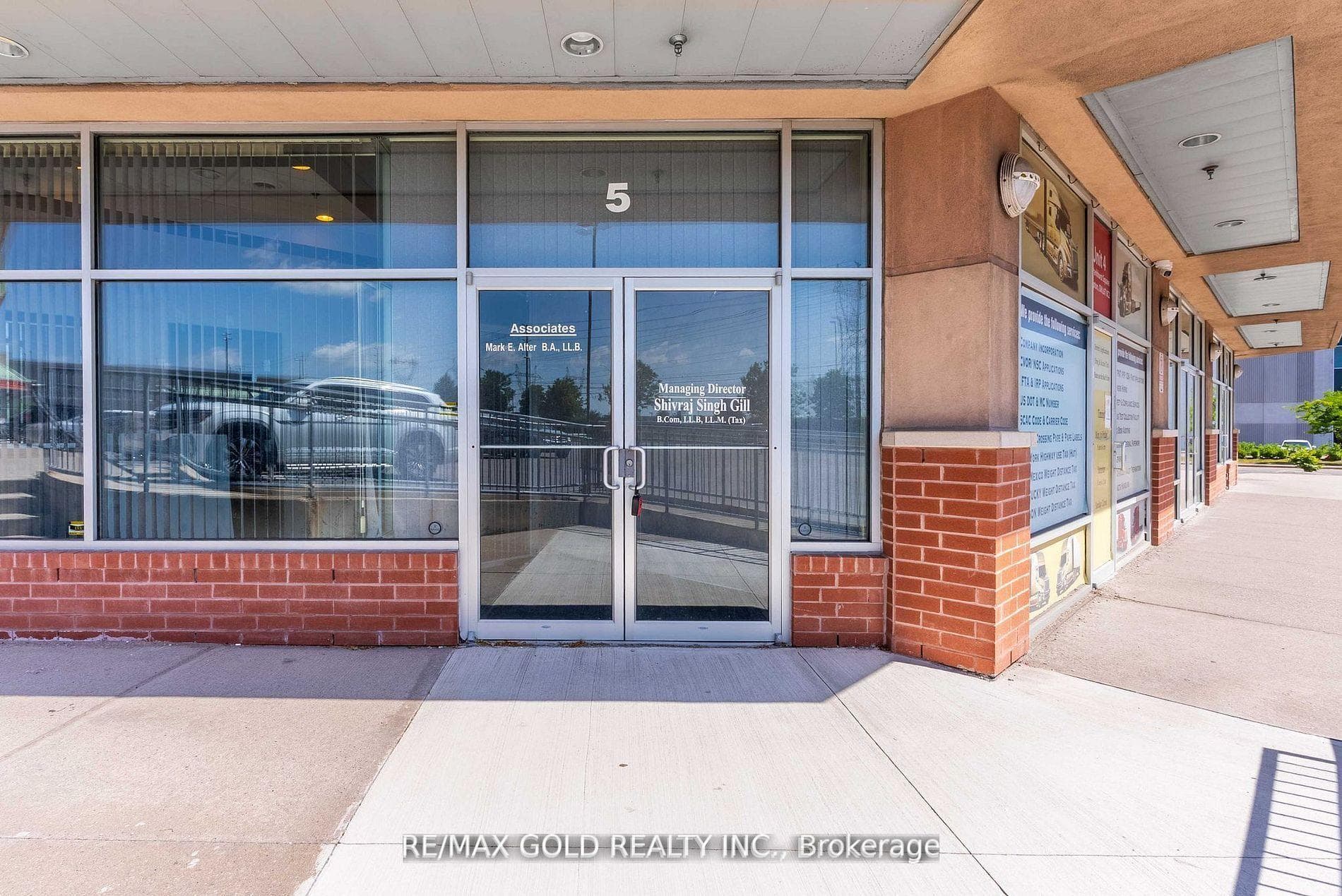 351 Parkhurst Square Unit 5, Brampton, ON L6T 0C2 - Photo 1
