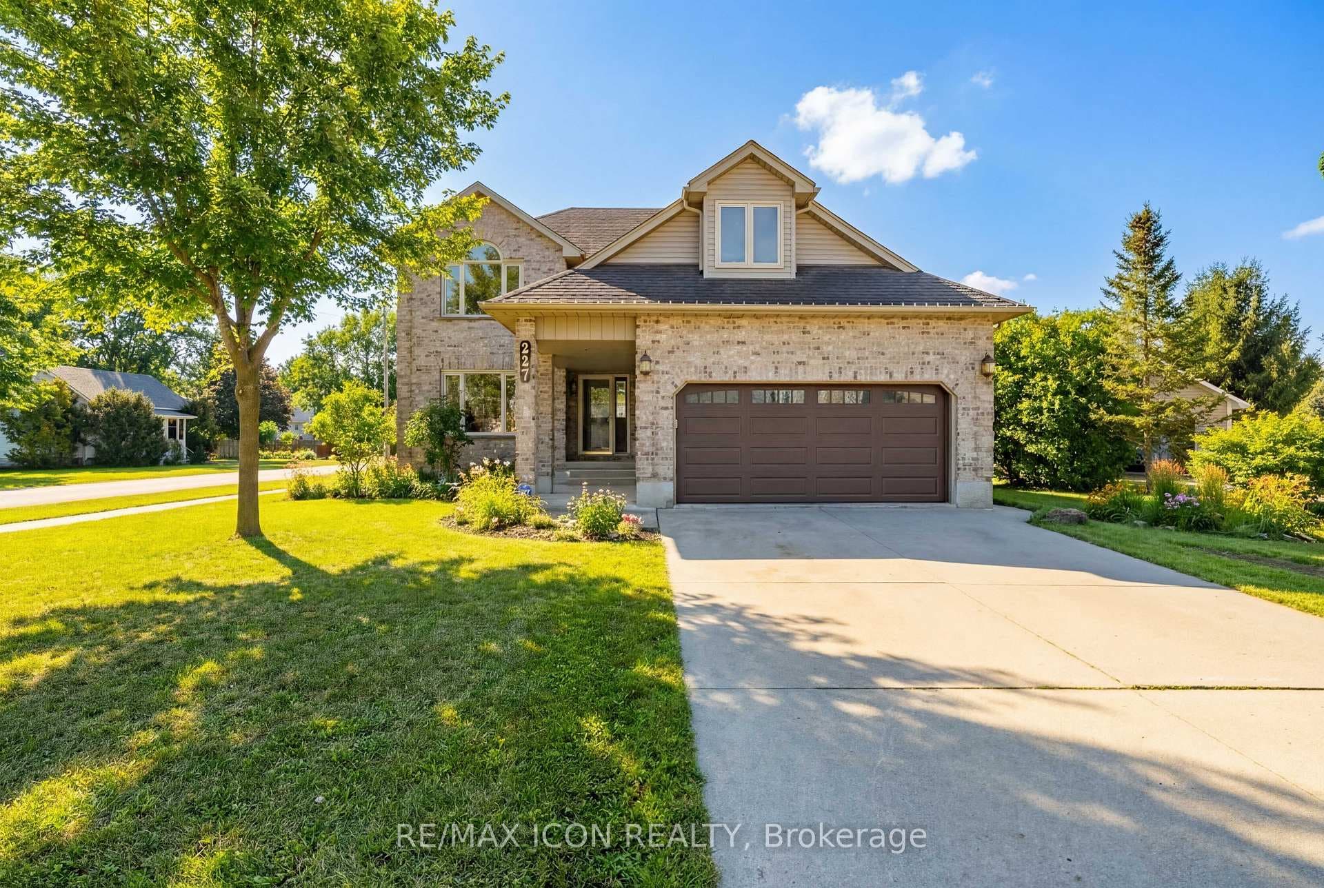 227 William Street, North Middlesex, ON N0M 2K0 - Photo 1