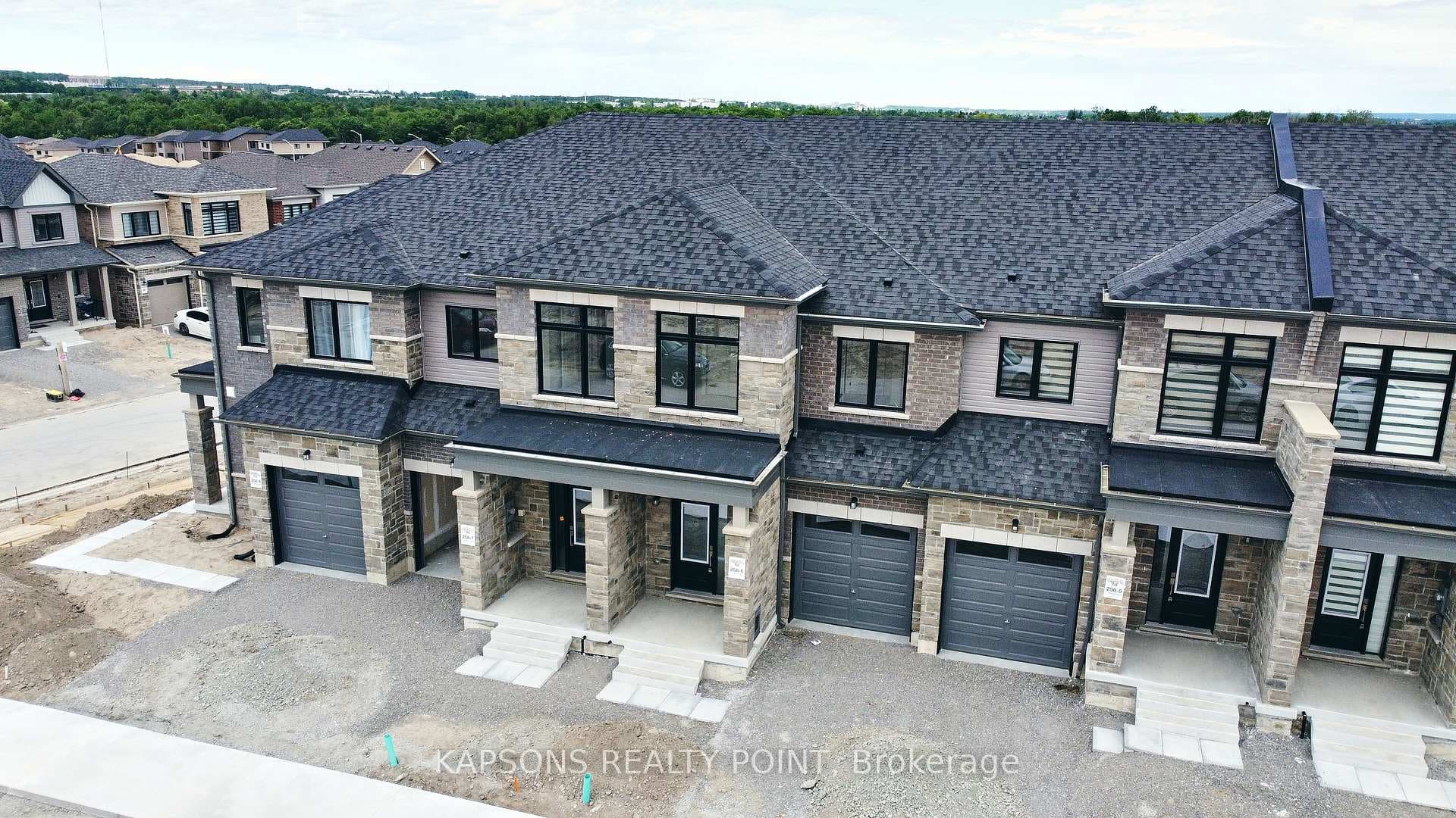 135 Fenchurch Manor, Barrie