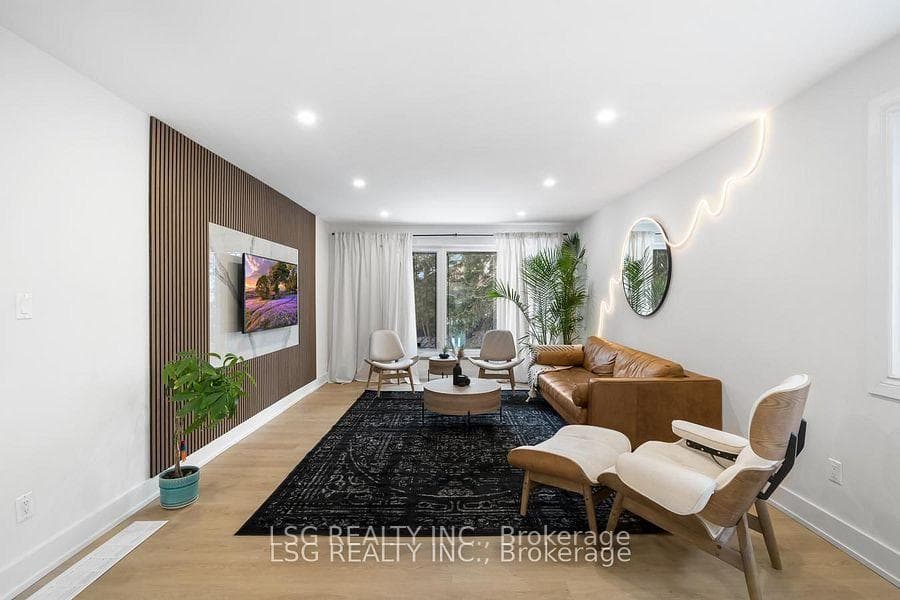 26 Grangemill Crescent, Don Mills / Parkwoods / Victoria Village, ON M3B 2J2 - Photo 1